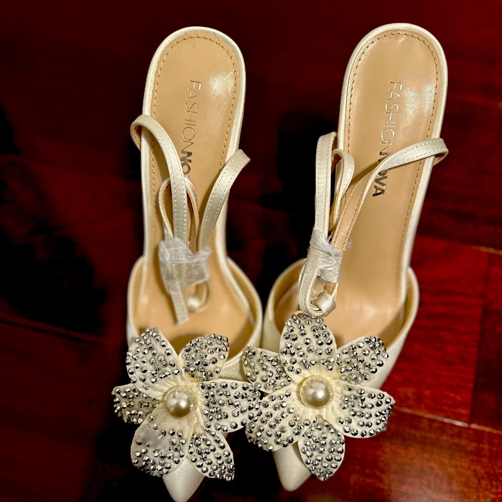 Beautifully Detailed White Slingback Shoes W/Pearl and Rhinestones detail.